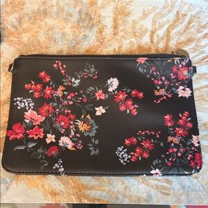🛍5 for $20 🛍️ LOFT Black Floral Cosmetic Bag